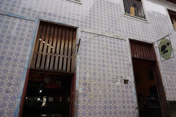 Koloniálna budova v São Luís - Pokrytie fasády kachličkami azulejos je typické pre Portugalsko a jeho kolónie