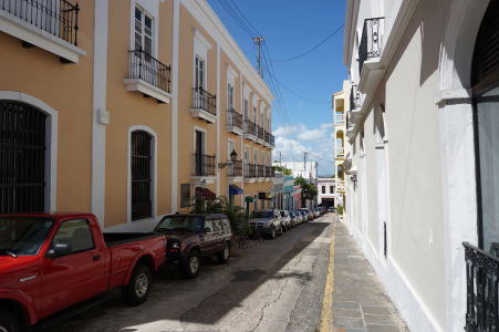 Farebné domy v historickom centre San Juanu