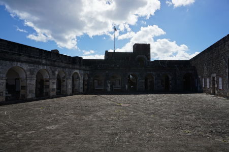Nádvorie citadely Fort George