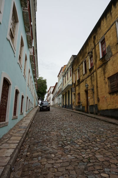 Farebné fasády koloniálnych budov v historickom centre São Luís