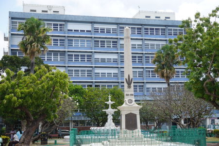 Monument hrdinom Barbadosu (padlým v 1. svetovej vojne), námestie Národných hrdinov (National Heroes Square)
