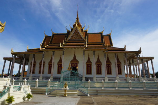 Wat Preah Keo - Chrám smaragdového Budhu alebo aj Strieborná pagoda - najnavštevovanejšia budova Kráľovského paláca v Phnom Penhu
