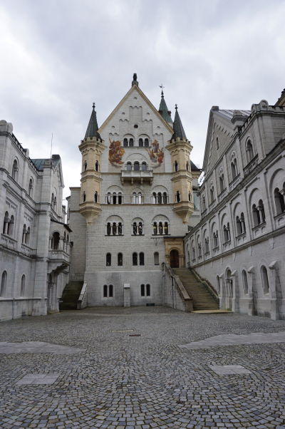 Hrad Neuschwanstein - hlavné nádvorie