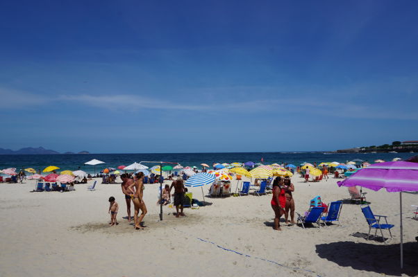 Pláž Copacabana v Riu de Janeiro