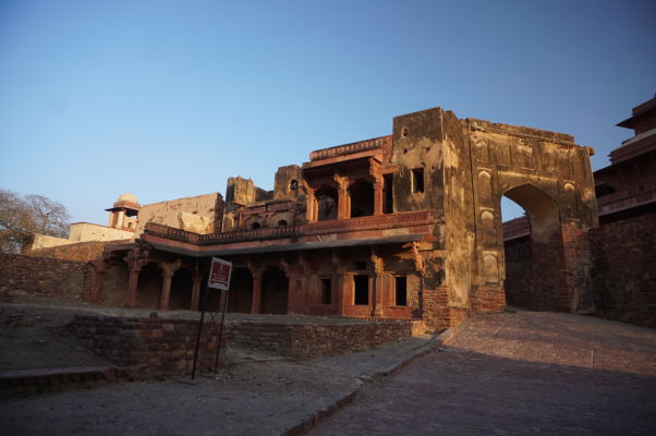 Jeden zo vstupov do Fatehpur Sikri