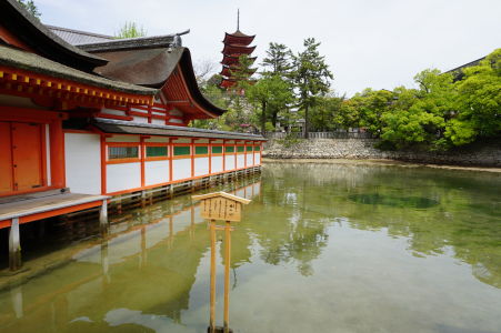 Zatopená svätyňa Icukušima a 5-poschodová pagoda