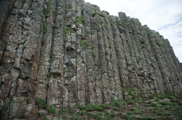 Bazaltové stĺpy na Obrovom chodníku (Giant\'s Causeway) v Severnom Írsku