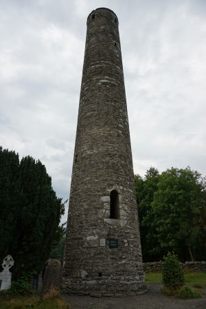 Kruhová veža, najznámejšia stavba kláštora v Glendalough