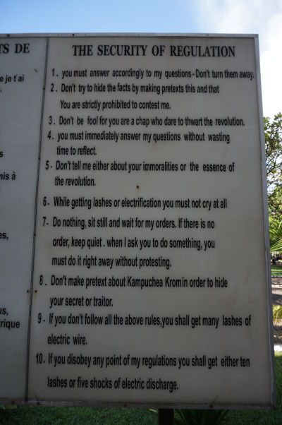Desať pravidiel, s ktorými bol oboznámený každý väzeň po príchode do Tuol Slengu