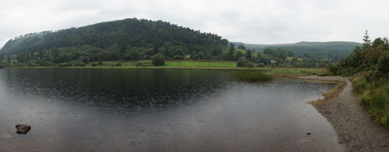 Dolné jazero v údolí Glendalough