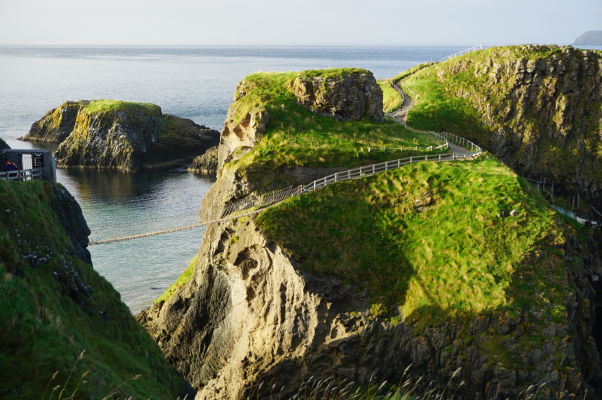 Ostrov Carrick-a-Rede a lanový most