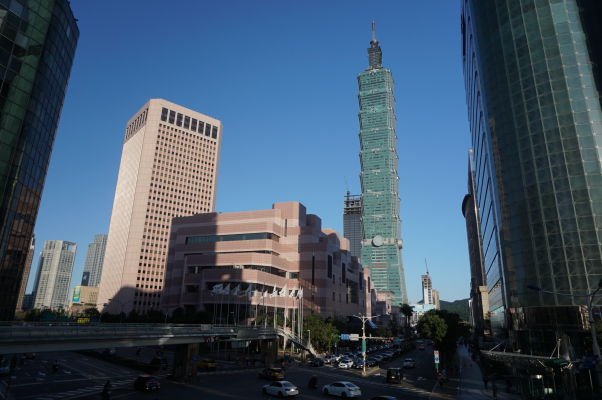 Mrakodrap Taipei 101 v Tchaj-peji pripomína kmeň bambusu