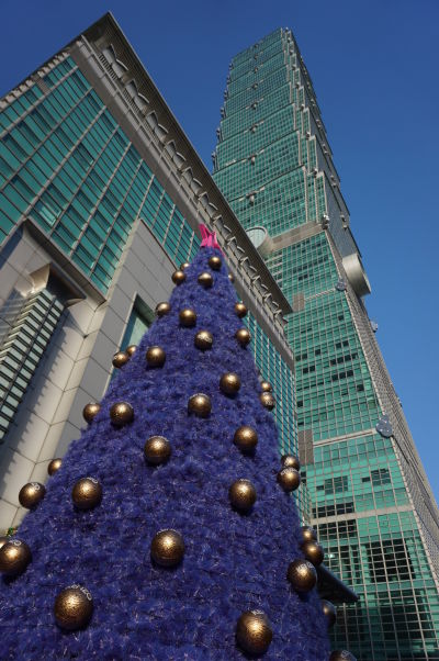 Mrakodrap Taipei 101 v Tchaj-peji pripomína kmeň bambusu