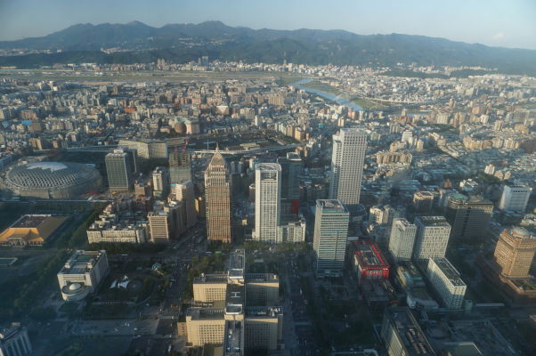 Výhľad na Tchaj-pej z mrakodrapu Taipei 101