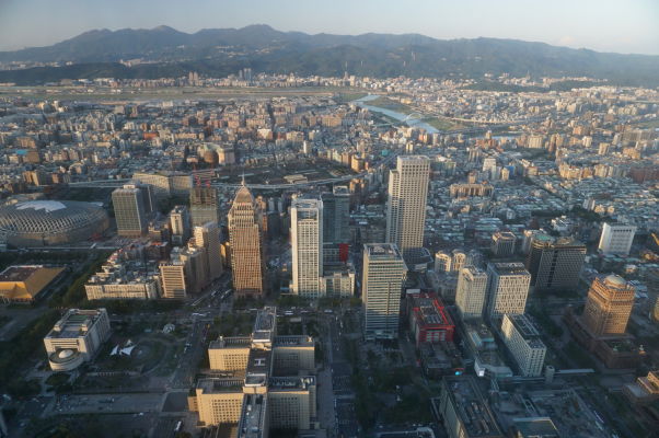 Výhľad na Tchaj-pej z mrakodrapu Taipei 101