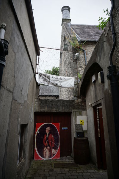 Vstup do hostinca Hole in the Wall v Kilkenny