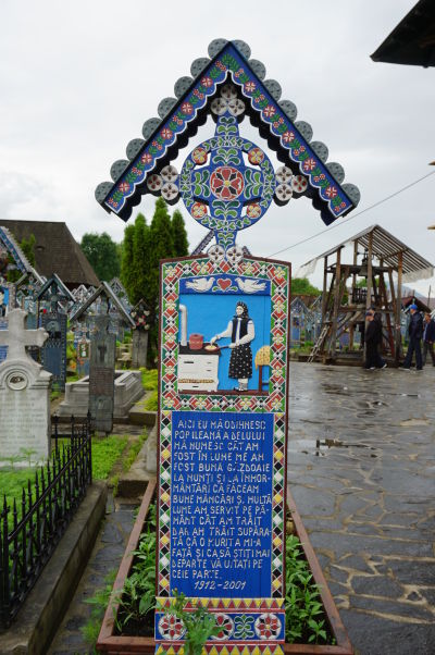 Veselý cintorín v Săpânțe - Väčšina obyvateľov žije (žila) životom obyčajných sedliakov a remeselníkov