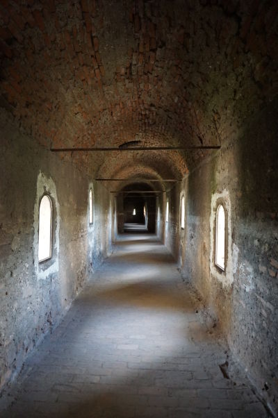 Priechodzí tunel na Korvínovom hrade v Hunedoare