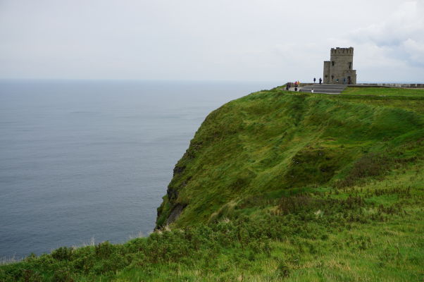 O'Brienova veža na Moherských útesoch (Cliffs of Moher) na západnom pobreží Írska