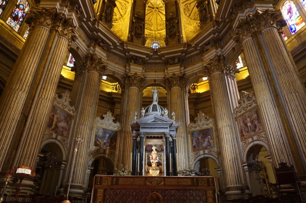 Hlavný oltár a presbytérium katedrály v Málage
