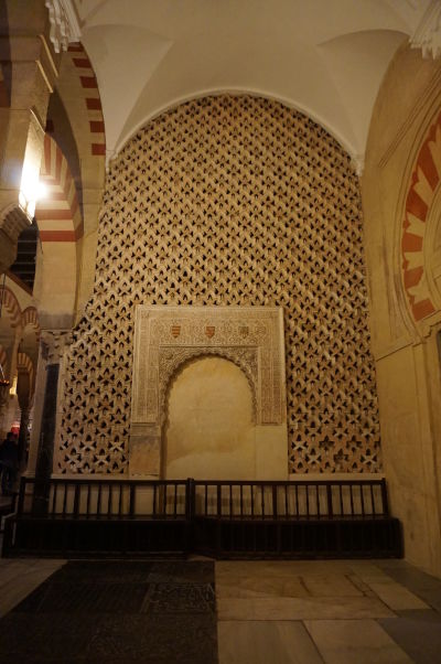 Typické maurské dekorácie v Mešite-katedrále (Mezquite) v Córdobe