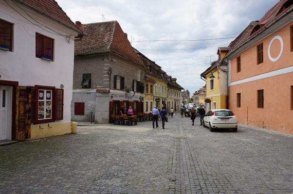 Kamenné uličky a farebné domčeky Dolného mesta v Sibiu