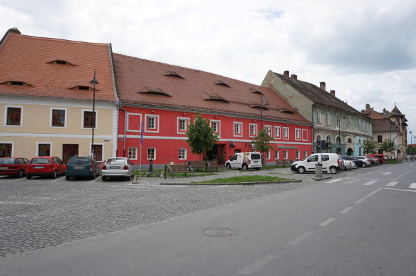Kamenné uličky a farebné domčeky Dolného mesta v Sibiu