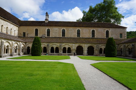 Ambit kláštora Fontenay
