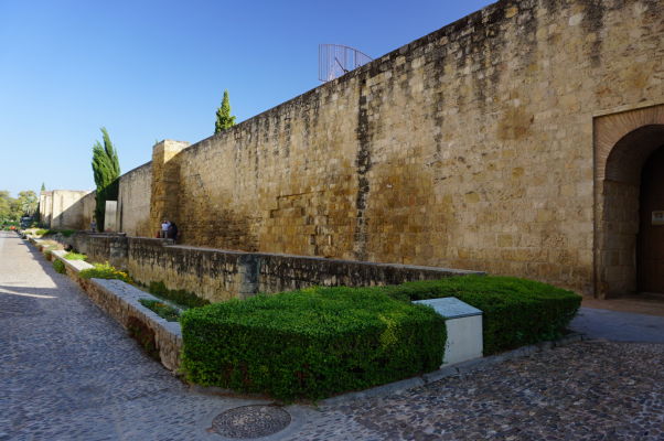 Opevnenie Córdoby v okolí ulice Calle Cairuan stojí na základoch z rímskej éry
