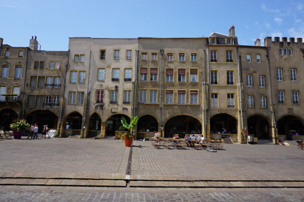 Námestie sv. Ľudovíta (Place Saint-Louis) v Metz