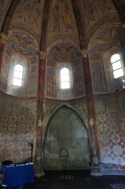 Kaplnka Templárov v Metz z 12. storočia - interiér je pokrytý freskami
