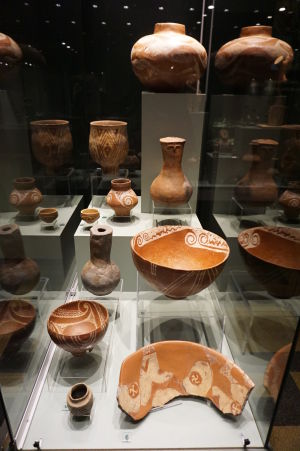 Prehistorická keramika - Národné múzeum archeológie v Sofii