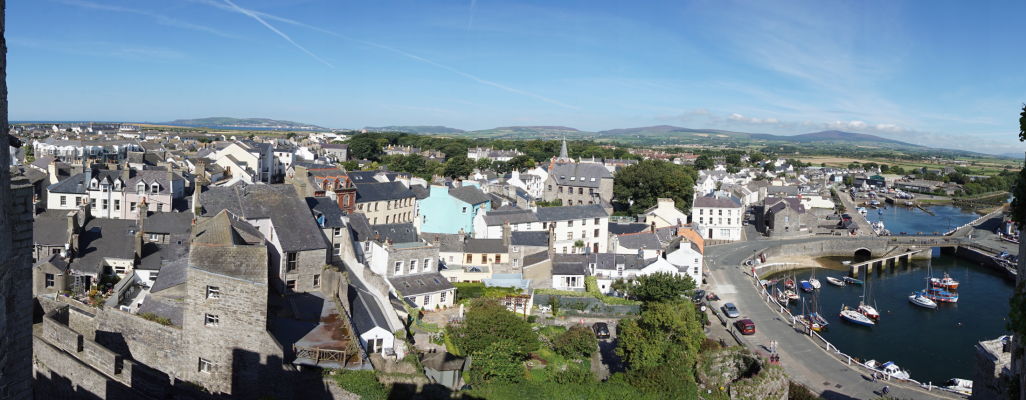 Výhľad na Castletown z hradu Rushen na ostrove Man
