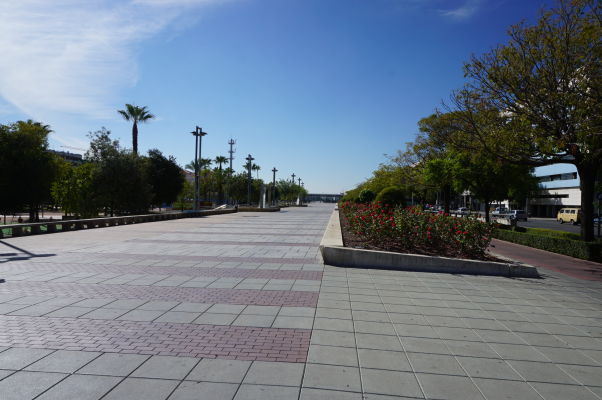 Rozľahlé priestranstvo a park Avenida de América v Córdobe
