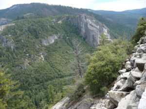 Národný park Yosemite - už cesta tam je veľmi malebná