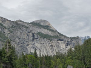 Národný park Yosemite - pohľad na žulový masív Half Dome