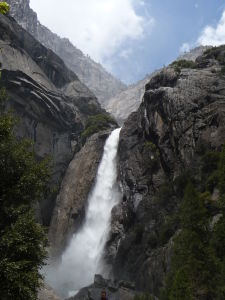 Národný park Yosemite - vodopád Lower Yosemite Fall
