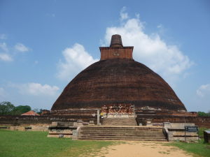 Tretia najvyššia staroveká stavba - Stupa Jetavanarama
