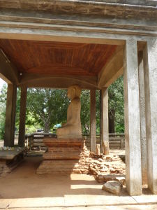 Socha Samadhi - Posvätná socha Budhu vytesaná zo žuly