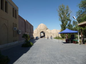 Typické kupoly bazáru (taqi) v Buchare