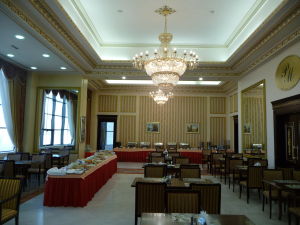 Hotel Prezident je jednou zo superluxusných stavieb, kde prevláda mramor a zlato