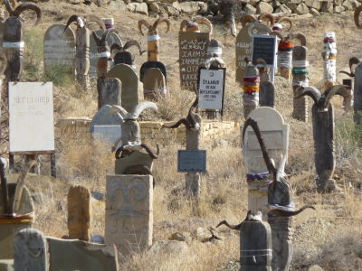 Cintorín s kozími rohami v Nohure