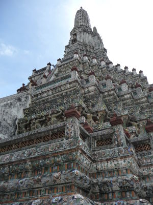 Prang chrámu Wat Arun - Porcelánová dekorácia
