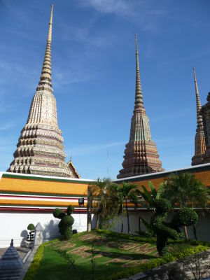 Veže Phra Maha Chedi Si Rajakarn v chráme Wat Pho