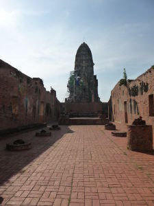 Veža (prang) chrámu Wat Racha Burana