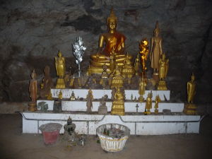 Pak Ou - Jaskyne so soškami Budhov