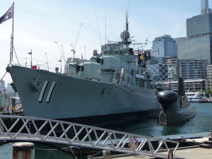 Vojenské plavidlo v prístave Darling Harbour