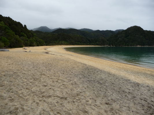 Abel Tasman NP - Pláž v zálive Anchorage