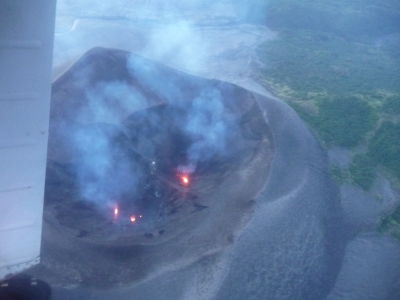Ohníky v kráteri sopky Yasur
