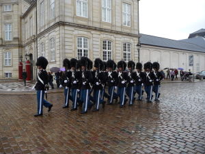 Námestie Amalienborg - Výmená kráľovskej stráže